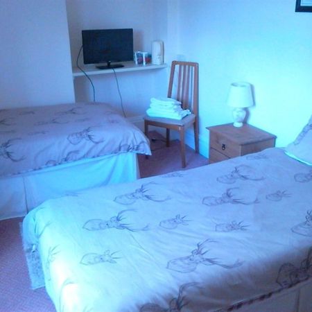 The Rose & Crown Hotel Bulford Екстериор снимка