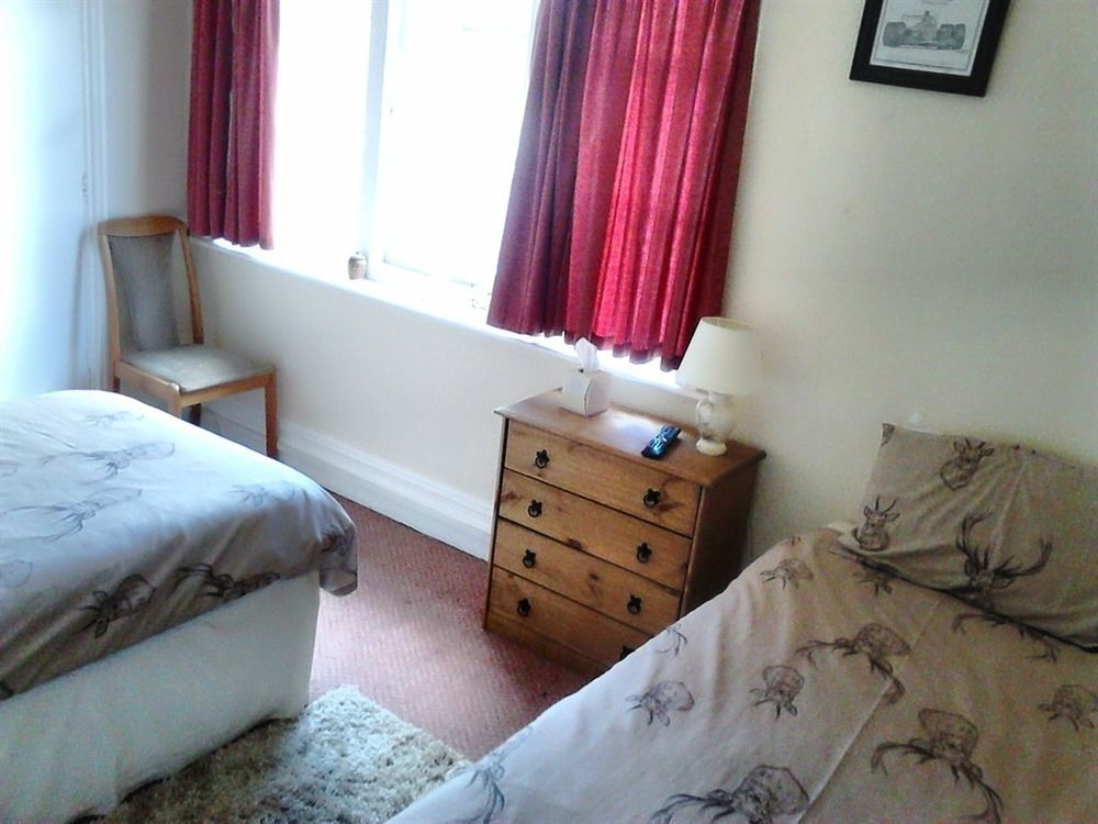 The Rose & Crown Hotel Bulford Екстериор снимка