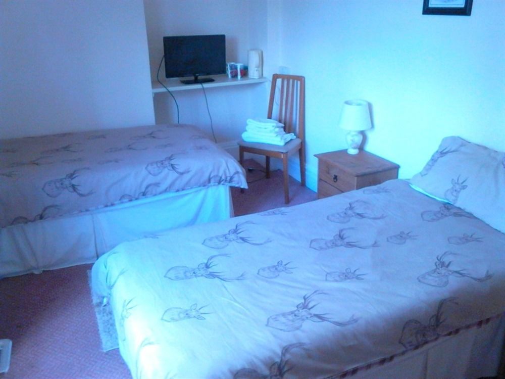 The Rose & Crown Hotel Bulford Екстериор снимка
