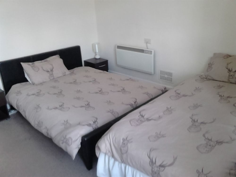 The Rose & Crown Hotel Bulford Екстериор снимка