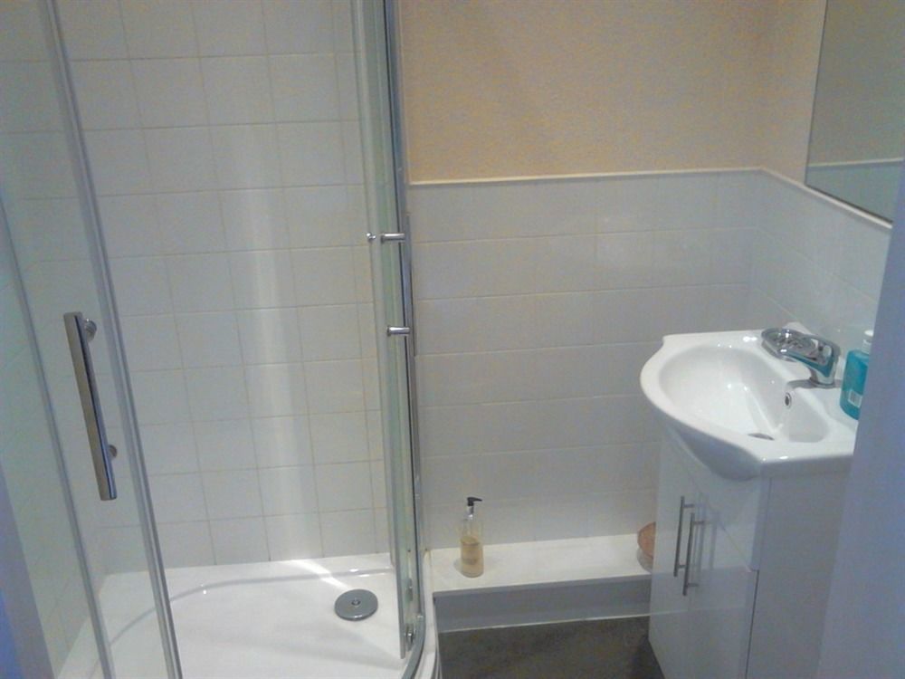 The Rose & Crown Hotel Bulford Екстериор снимка